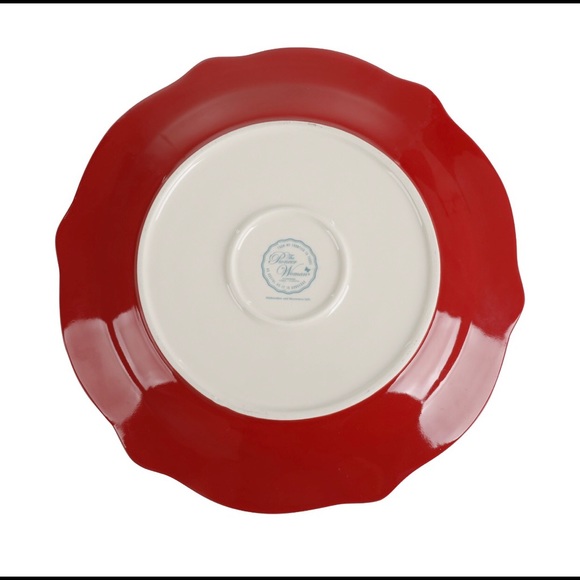 The Pioneer Woman sharing plates. - Picture 8 of 10